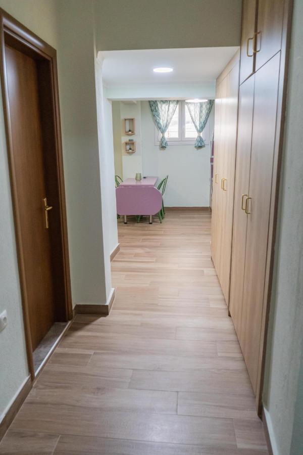 Apartment In Asproválta Eksteriør billede